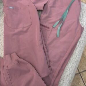 Figs dusty rose Joggers with Teal Drawstring XS TALL JOGGERS SMALL TOP
